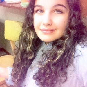 Meet your Posher, Holly